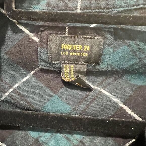 FOREVER 21 Green/Black Plaid Long Sleeve Flannel Button up Shirt |Logo | Size  M - Picture 3 of 3